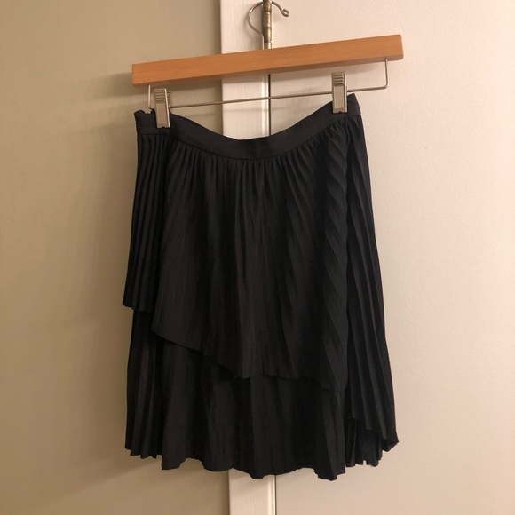 Aritzia Wilfred black pleated skirt - Picture 6 of 9